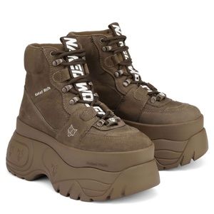 ISO! Looking for Naked Wolfe Sky Boot in chocolate and a size 6 or 6.5 :)